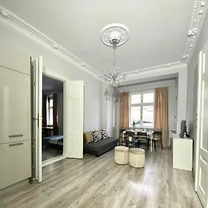 crystal-sw-marcin-poznan.poznan-hotels.com/