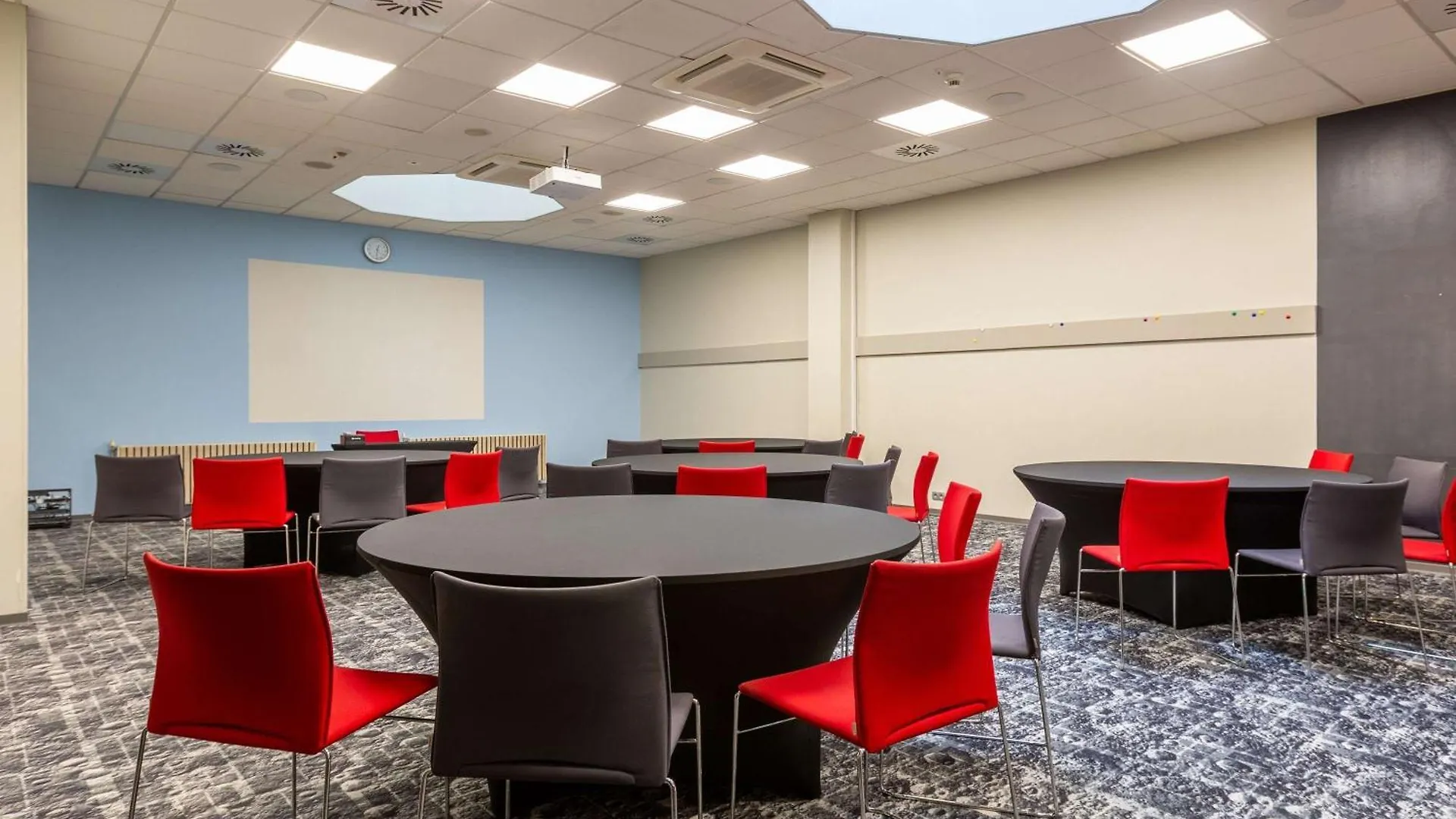 Ibis Warszawa Centrum 2*, Varsovia